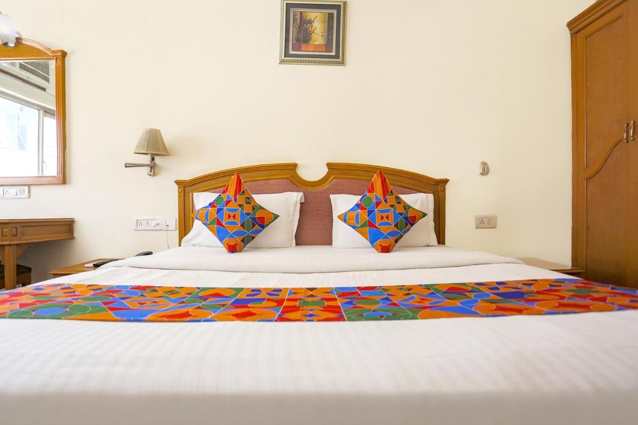 Fabhotel Altus Gurgaon Bagian luar foto