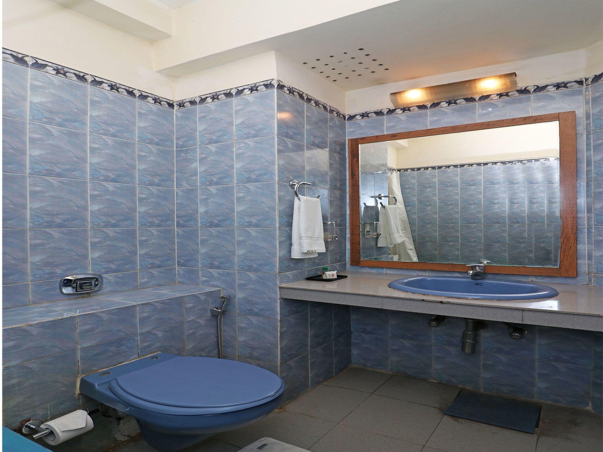 Fabhotel Altus Gurgaon Bagian luar foto